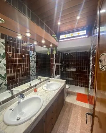 Pink Lemon House Alojamento de Acomodação e Pequeno-almoço *