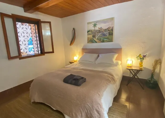 Bed & Breakfast Pink Lemon House Elx