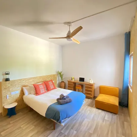 Bed & Breakfast Pink Lemon House