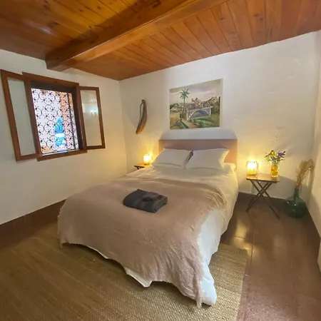 Bed & Breakfast Pink Lemon House Elche