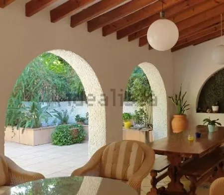 Pink Lemon House Bed & Breakfast