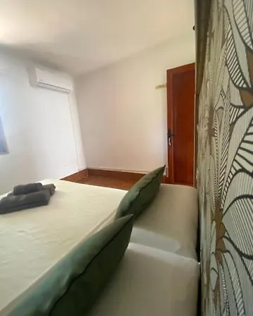 Pink Lemon House Bed and Breakfast Έλτσε