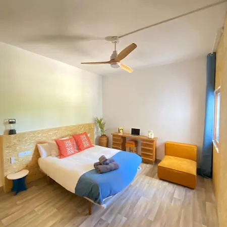 Bed & Breakfast Pink Lemon House *