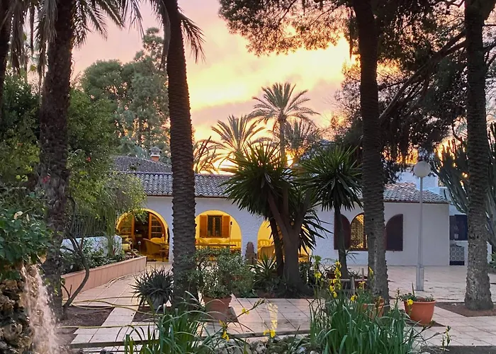 Pink Lemon House Bed & Breakfast *