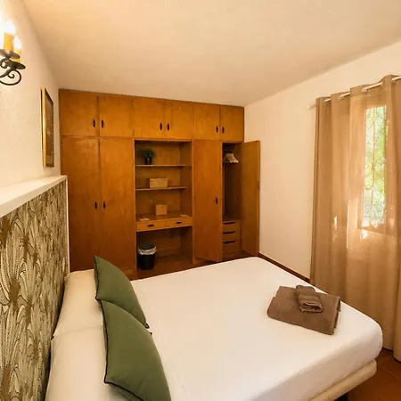 Pink Lemon House Bed & Breakfast *