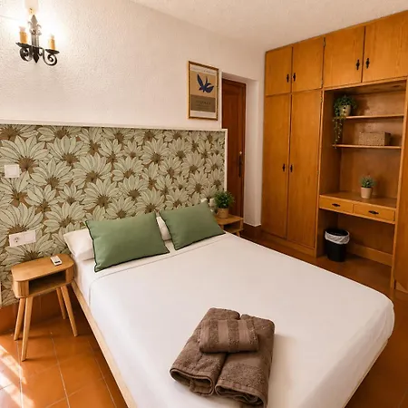 Bed & Breakfast Pink Lemon House *